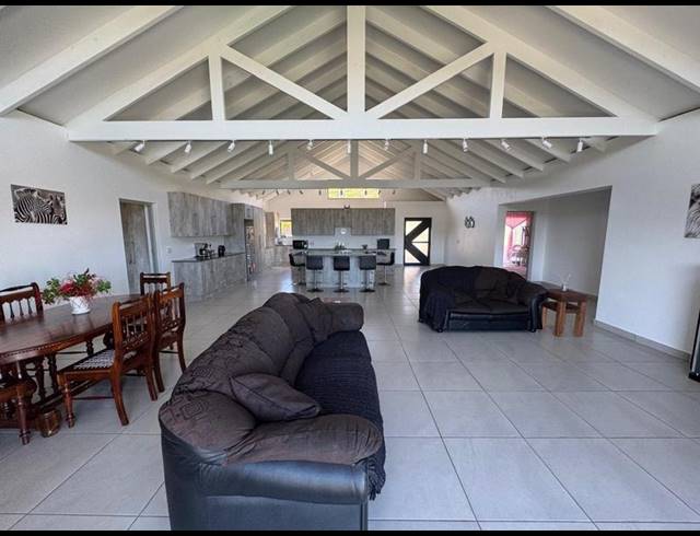4 BEDROOM HOUSE FOR SALE IN NUM NUM CAPE ESTATE